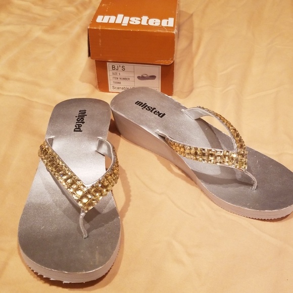 Unlisted flip flops Clearance